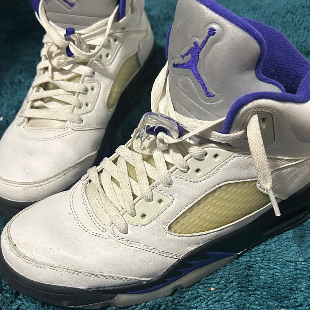 Jordan Sneakers White and Purple